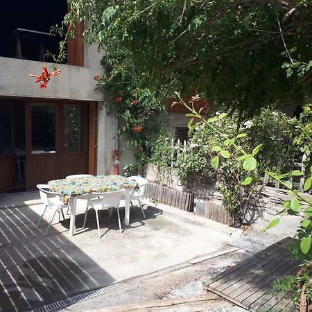 Le Pouvoir Des Fleurs,Jusqu'A 4 Personnes Crots Exterior photo