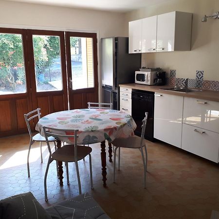 Le Pouvoir Des Fleurs,Jusqu'A 4 Personnes Crots Exterior photo