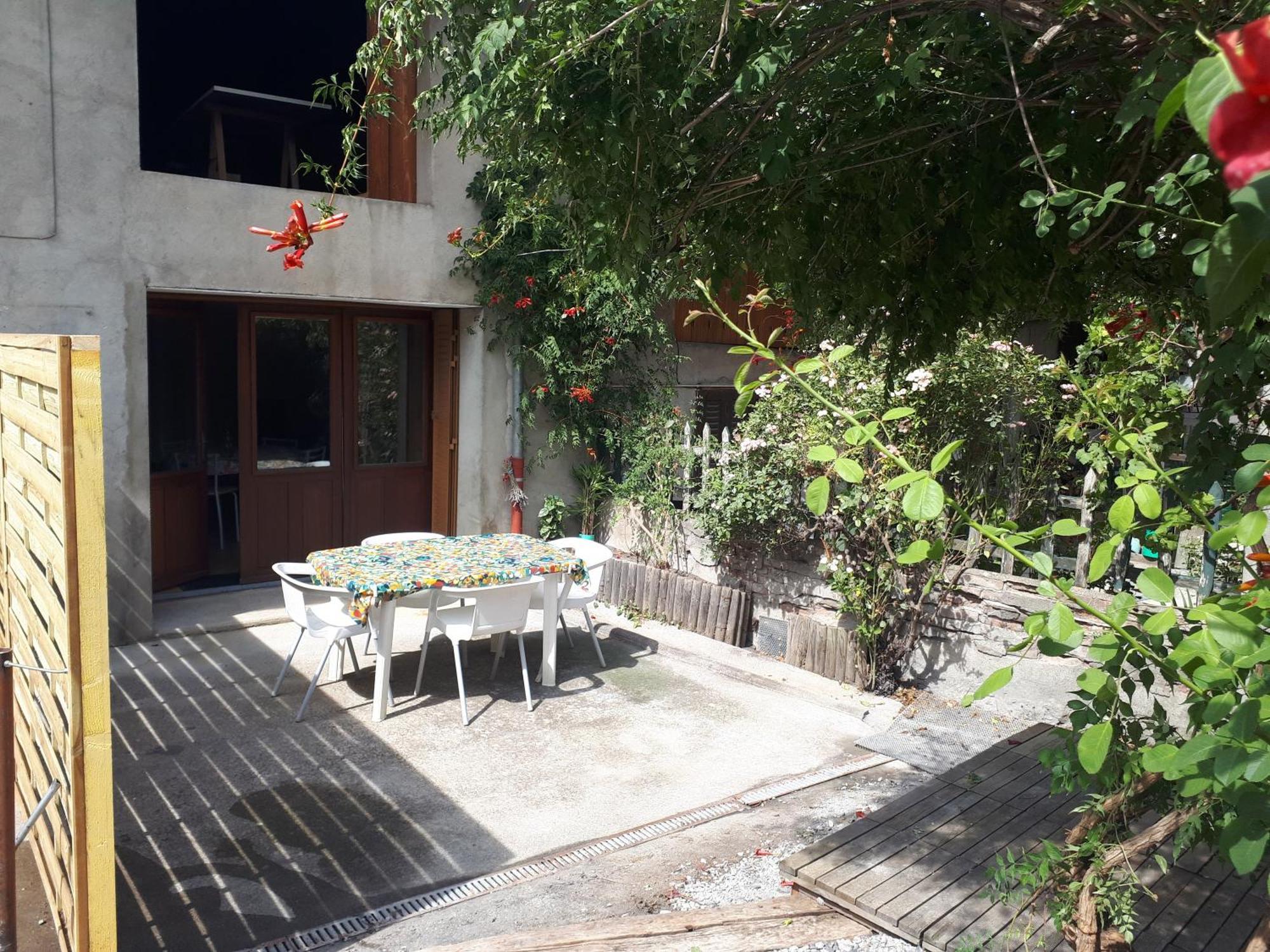 Le Pouvoir Des Fleurs,Jusqu'A 4 Personnes Crots Exterior photo